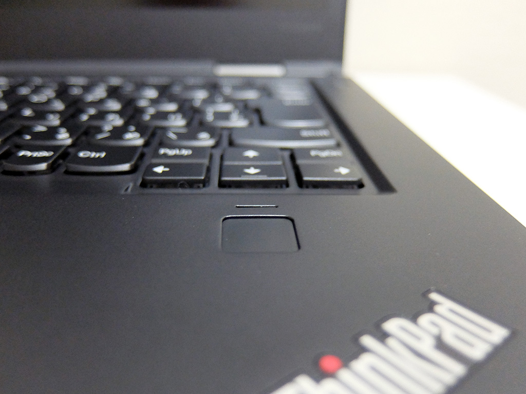 ThinkPad X1 Carbon、指紋センサー部分拡大画像